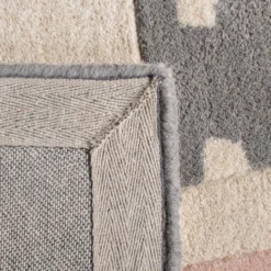 Safavieh Kids SFK922 Hand Tufted Area Rug - Safavieh -Children Household Series GUEST 0c73cb0d 7526 4c50 939c d4a5ff59074c