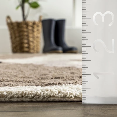 NuLOOM Reika Lion Cub Machine Washable Kids Area Rug 2 NuLOOM Reika Lion Cub Machine Washable Kids Area Rug - Image 2