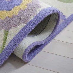 Safavieh Kids SFK355 Hand Tufted Area Rug - Safavieh -Children Household Series GUEST 9b200d1d 1f69 4256 a4bd 84b7e59c5191