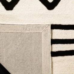 Safavieh Kids SFK907 Hand Tufted Area Rug - Safavieh -Children Household Series GUEST c6e53ba3 d892 43db 97ed 465f94974faa