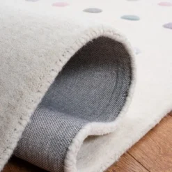 Safavieh Kids SFK805 Hand Loomed Area Rug - Safavieh -Children Household Series GUEST fadc5e28 7365 4442 909e a3b4b8947914